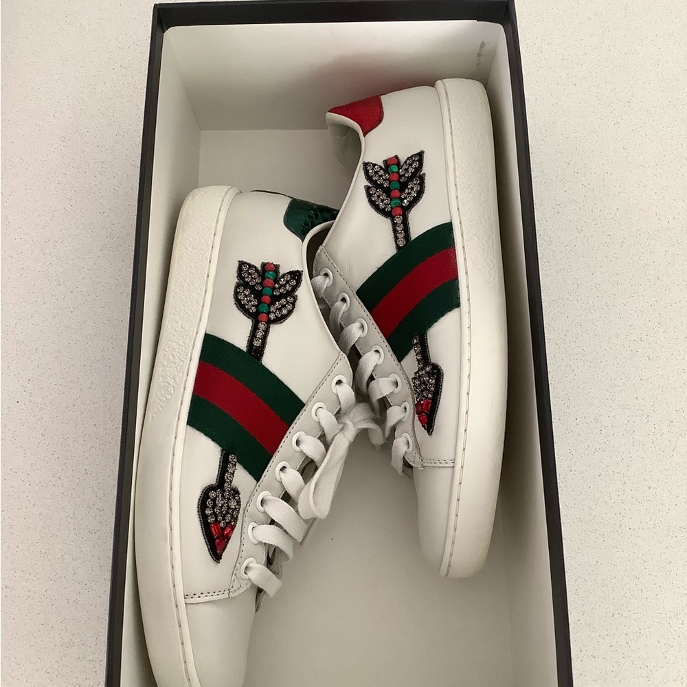 Gucci White Sneakers with Rhinestone Arrow Accents